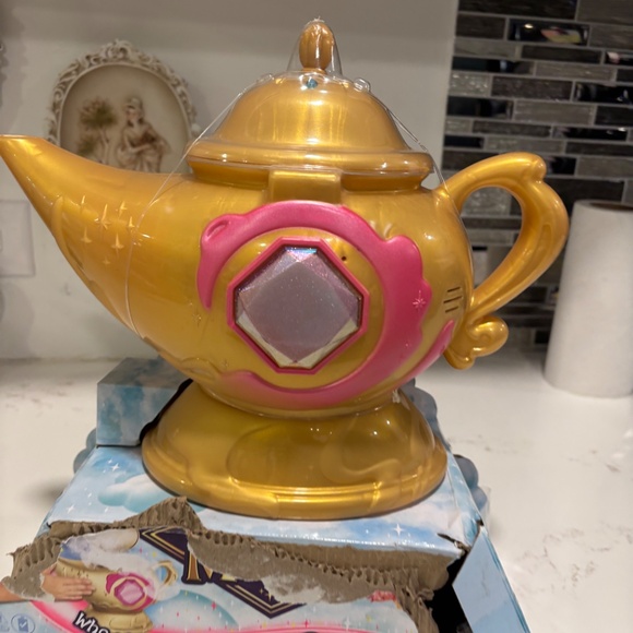 Magic Mixies Magic Genie Lamp Interactive 8" Pink Plush The Real Misting Lamp - Picture 5 of 11